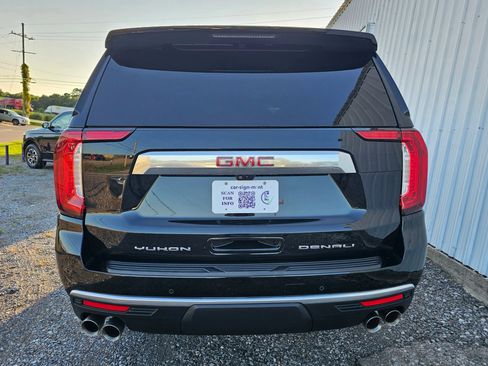 Used 2022 GMC Yukon XL Denali w/ Denali Premium Package image 5