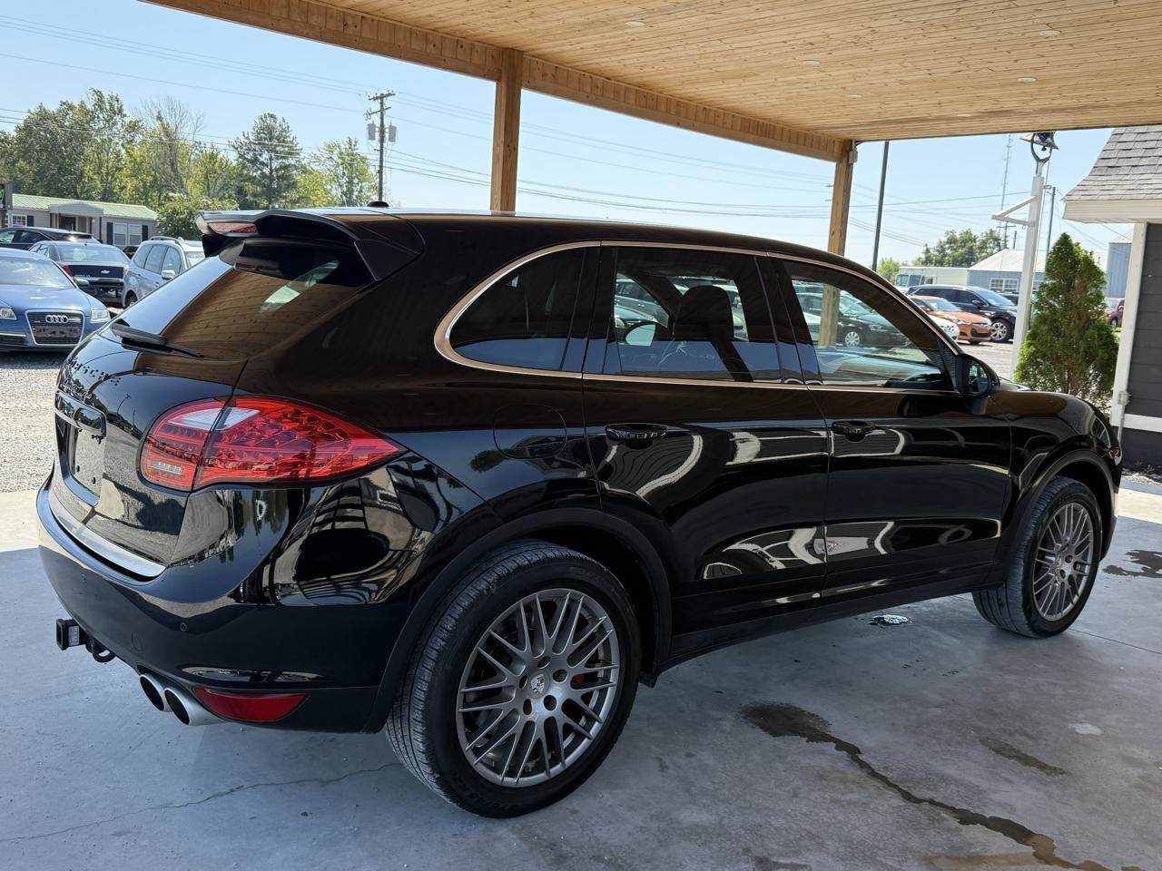Used 2011 Porsche Cayenne Turbo AWD/4WD image 38