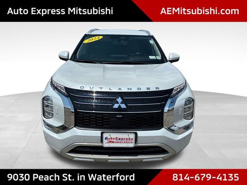 Used 2024 Mitsubishi Outlander SEL AWD/4WD image 2