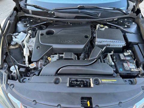 Used 2016 Nissan Altima 2.5 SR FWD image 3