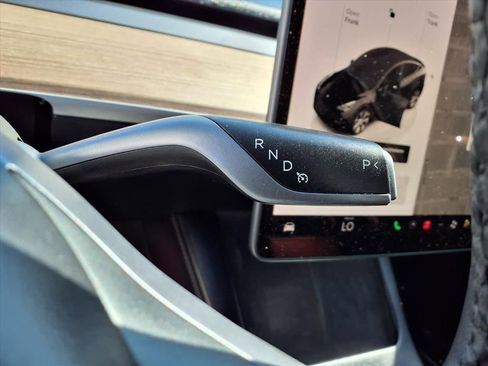 Used 2023 Tesla Model Y Long Range image 24