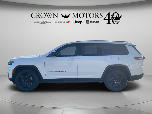 Used 2024 Jeep Grand Cherokee L Limited w/ Black Appearance Package AWD/4WD image 2