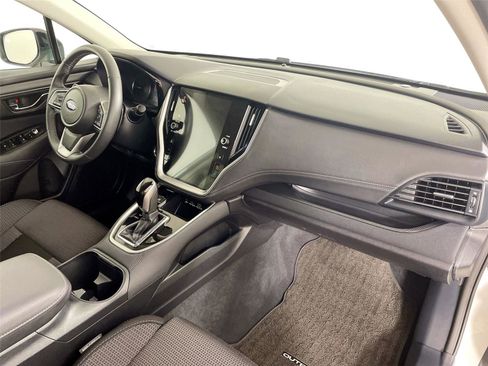 Used 2025 Subaru Outback Premium AWD/4WD image 27