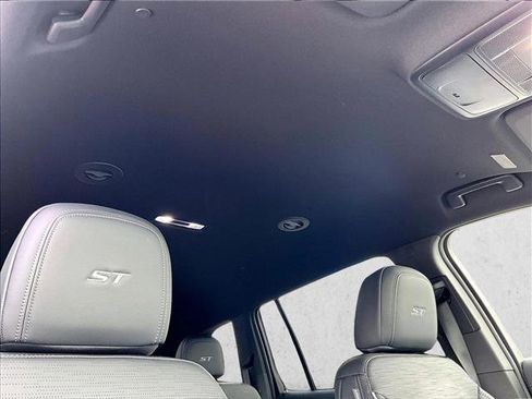 Certified 2025 Buick Enclave Sport Touring w/ Super Cruise Package image 17