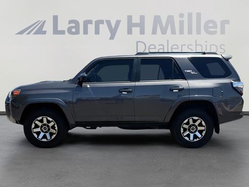 Used 2020 Toyota 4Runner TRD Off-Road AWD/4WD image 2