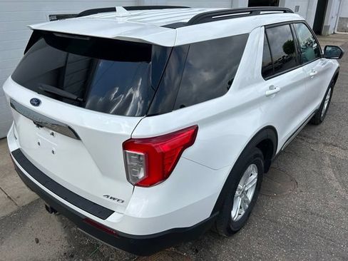 Used 2023 Ford Explorer XLT w/ Equipment Group 202A AWD/4WD image 5