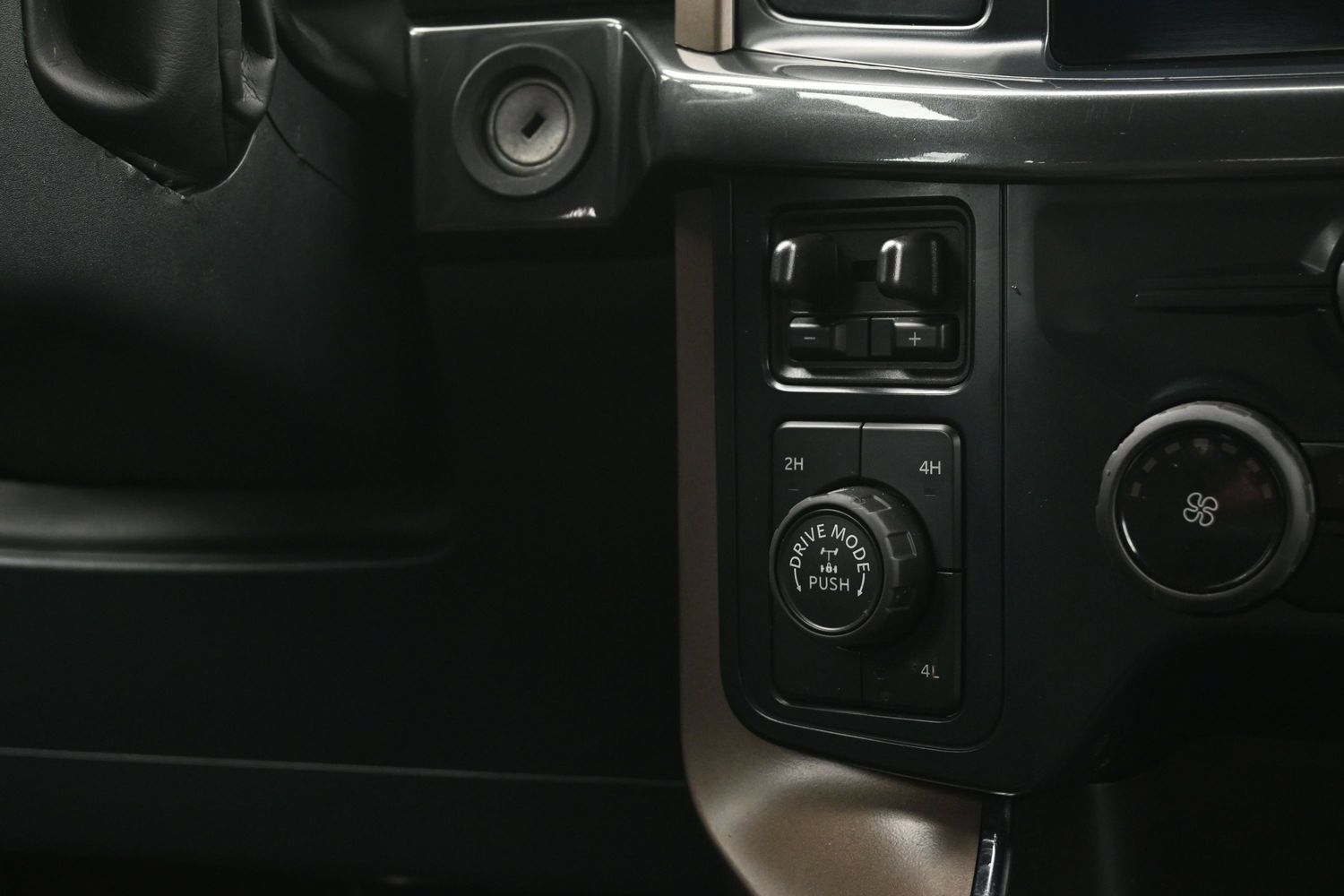 Used 2025 Ford F150 STX w/ Equipment Group 201A FX4 AWD/4WD image 34