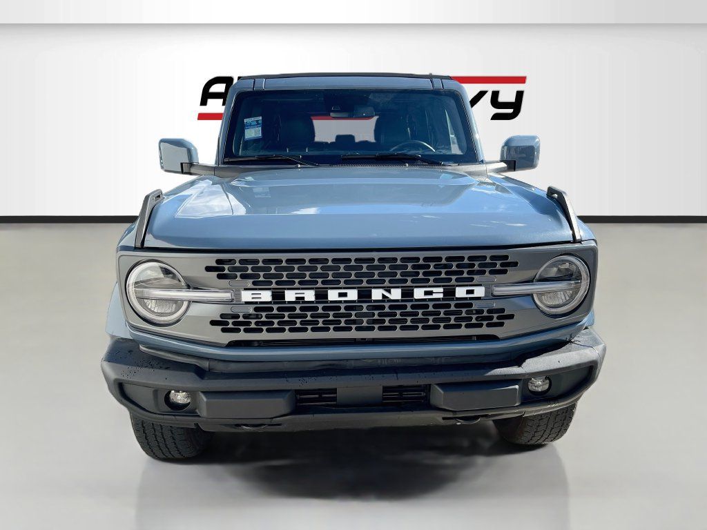 Used 2024 Ford Bronco Outer Banks AWD/4WD image 2