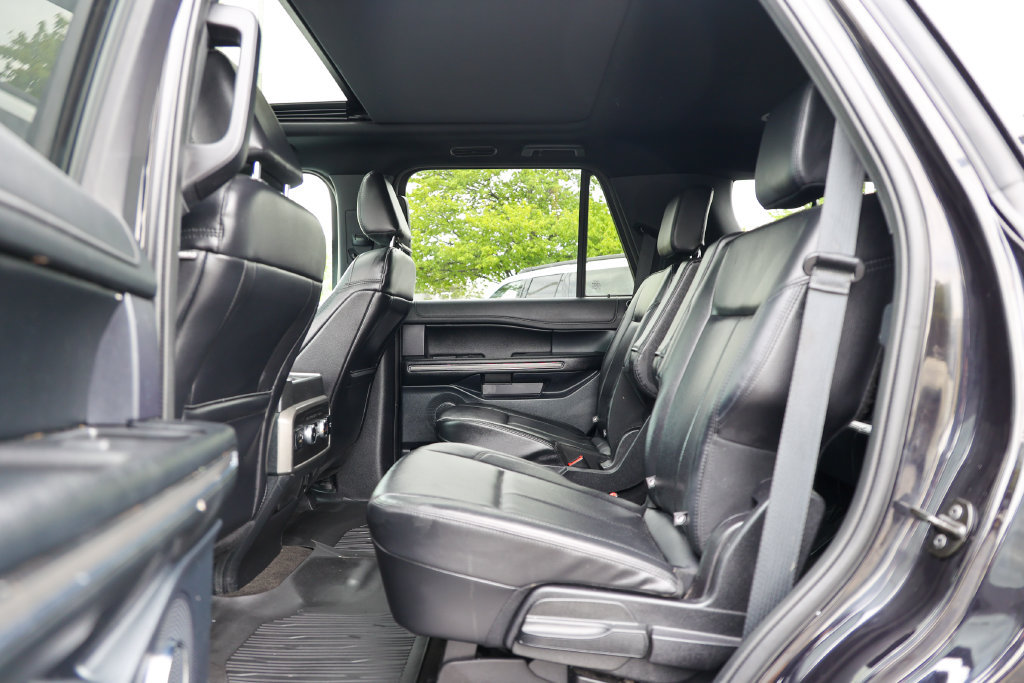 Used 2021 Ford Expedition XLT AWD/4WD image 32
