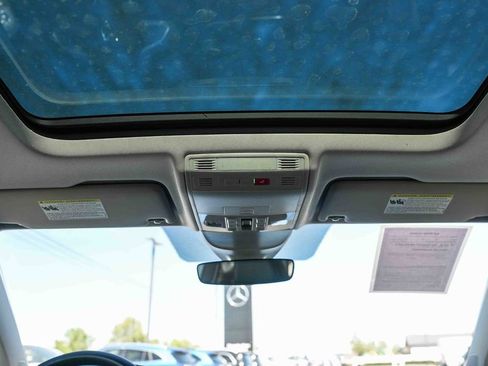 Used 2025 Volkswagen Taos SE image 18