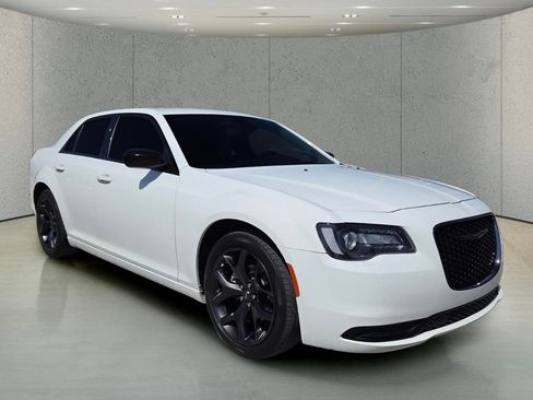 Used 2023 Chrysler 300 Touring w/ Sport Appearance Package RWD image 13