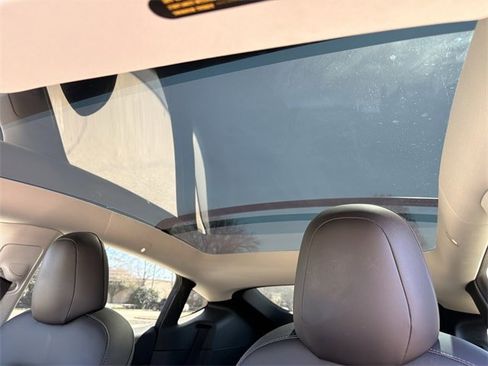 Used 2021 Tesla Model Y Performance image 23