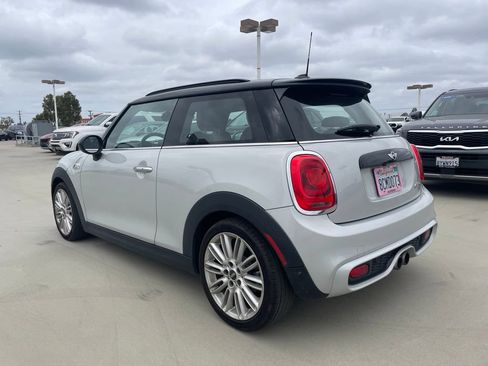 Used 2018 MINI Cooper S FWD image 4