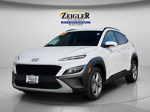 Certified 2023 Hyundai Kona SEL AWD/4WD image 3