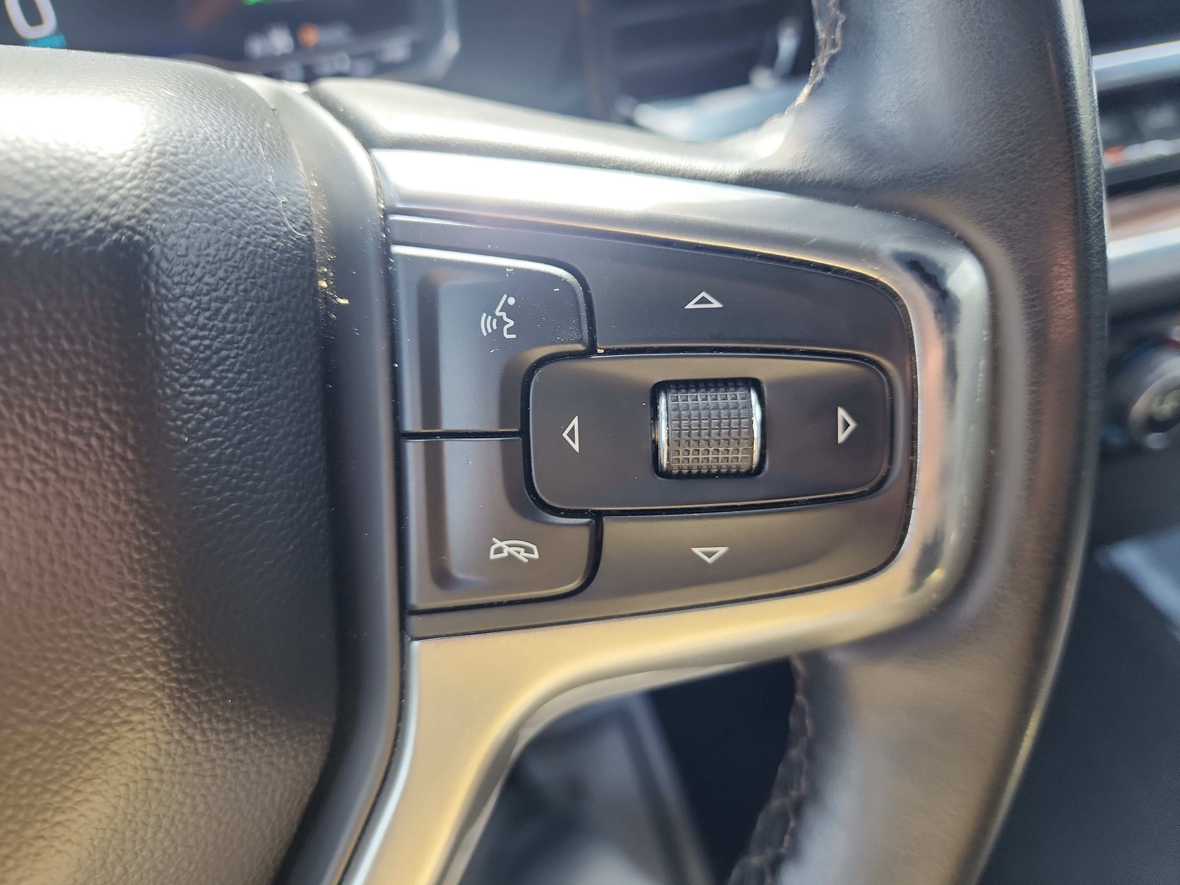 Certified 2024 Chevrolet Silverado 1500 LT AWD/4WD image 19