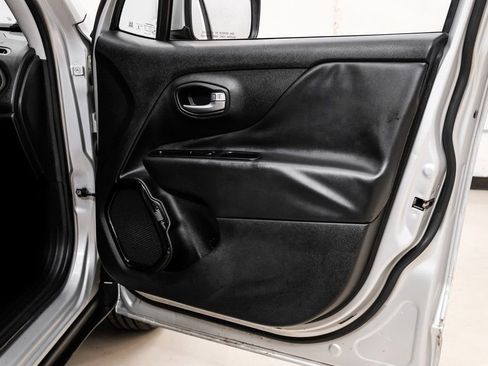 Used 2017 Jeep Renegade Altitude image 46