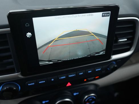 Certified 2025 Hyundai Venue Limited image 25