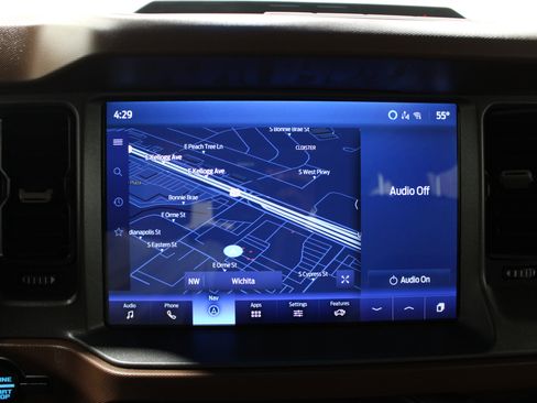 Used 2024 Ford Bronco Outer Banks AWD/4WD image 15
