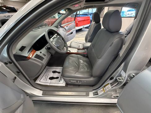 Used 2005 Toyota Avalon XLS FWD image 56