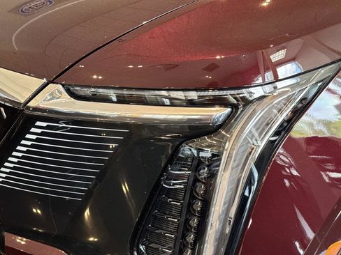 New 2025 Cadillac Escalade IQ Luxury 1 w/ LPO, Premium Carpet Package AWD/4WD image 8