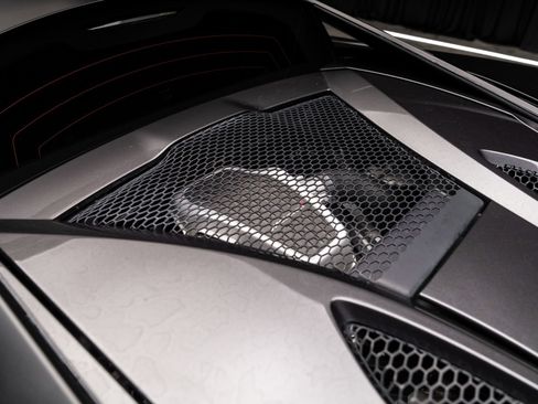 Used 2016 McLaren 570S Coupe RWD image 32