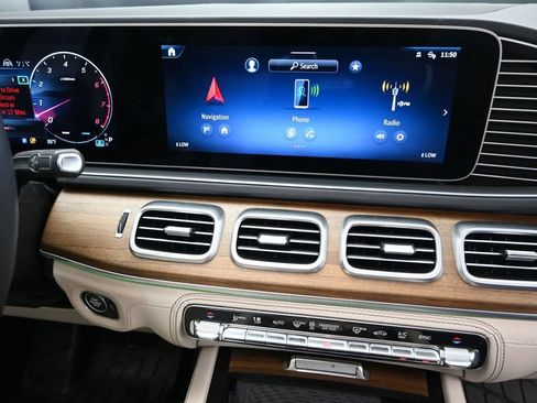 Used 2024 Mercedes-Benz GLS 450 4MATIC image 28