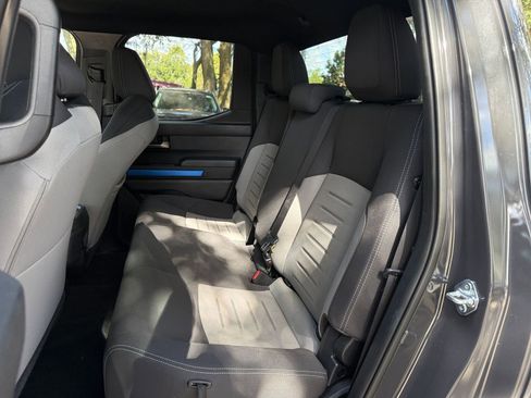 Used 2025 Toyota Tacoma TRD Off-Road image 33