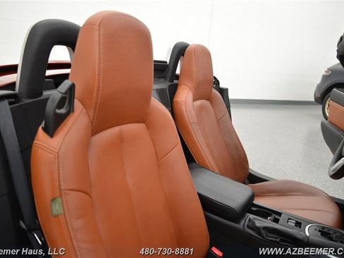 Used 2008 MAZDA MX-5 Miata Grand Touring w/ Premium Pkg image 21