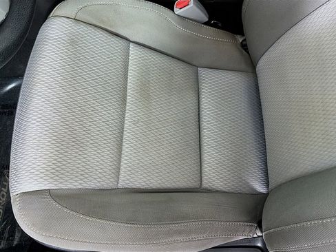 Used 2015 Toyota Corolla LE image 19