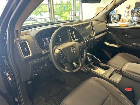 Used 2025 Nissan Frontier SV AWD/4WD image 23