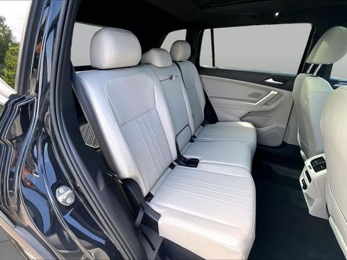 Used 2022 Volkswagen Tiguan SE R-Line AWD/4WD image 19