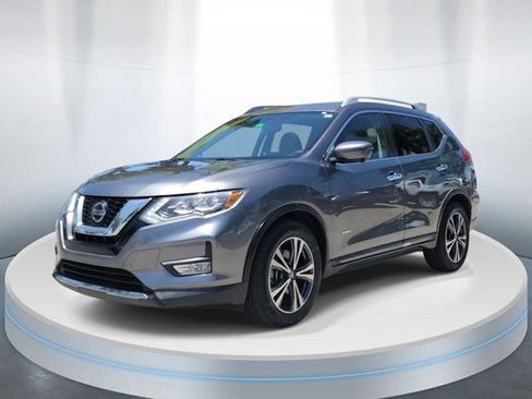 Used 2018 Nissan Rogue SL w/ Premium Package FWD image 2