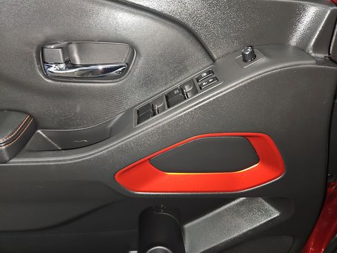 Used 2023 Nissan Frontier PRO-4X w/ Pro Convenience Package image 6