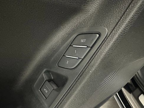 Used 2024 Audi Q3 2.0T Premium image 19