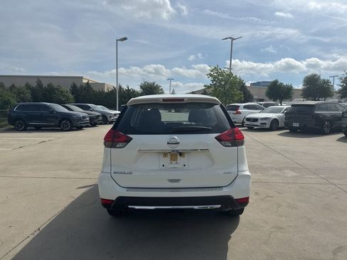 Used 2017 Nissan Rogue S image 6