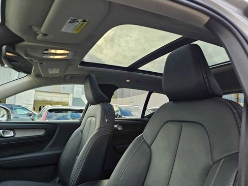 Used 2025 Volvo XC40 B5 Plus w/ Climate Package image 28