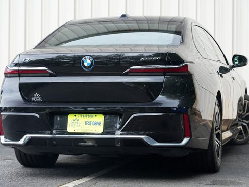 Used 2023 BMW i7 xDrive60 w/ Executive Package 2 AWD/4WD image 5
