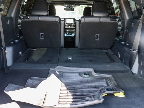 Used 2021 Toyota Highlander XSE FWD image 17