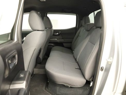 Used 2019 Toyota Tacoma TRD Sport image 35