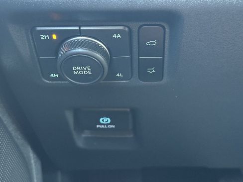 Used 2025 Ford Expedition Active AWD/4WD image 36