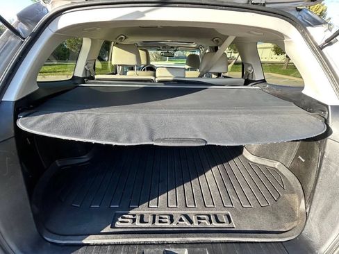 Used 2014 Subaru Outback 2.5i Limited w/ Moonroof Package AWD/4WD image 12