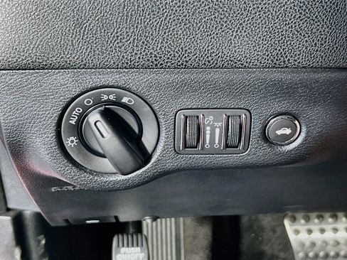 Used 2018 Dodge Charger SRT Hellcat w/ Harman/Kardon Audio Group RWD image 10