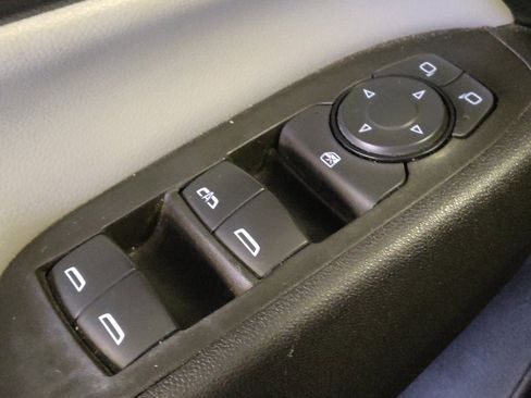Used 2022 Chevrolet Equinox LS AWD/4WD image 27