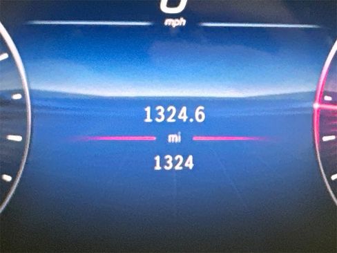 Used 2025 Mercedes-Benz C 300 4MATIC Sedan image 4