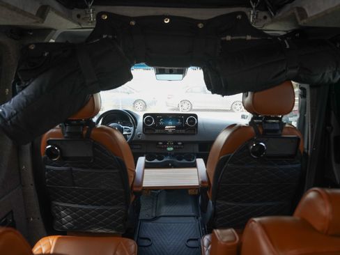 Used 2022 Mercedes-Benz Sprinter 2500 image 51