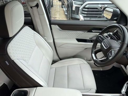 Used 2024 GMC Acadia Denali w/ Super Cruise Package FWD image 14