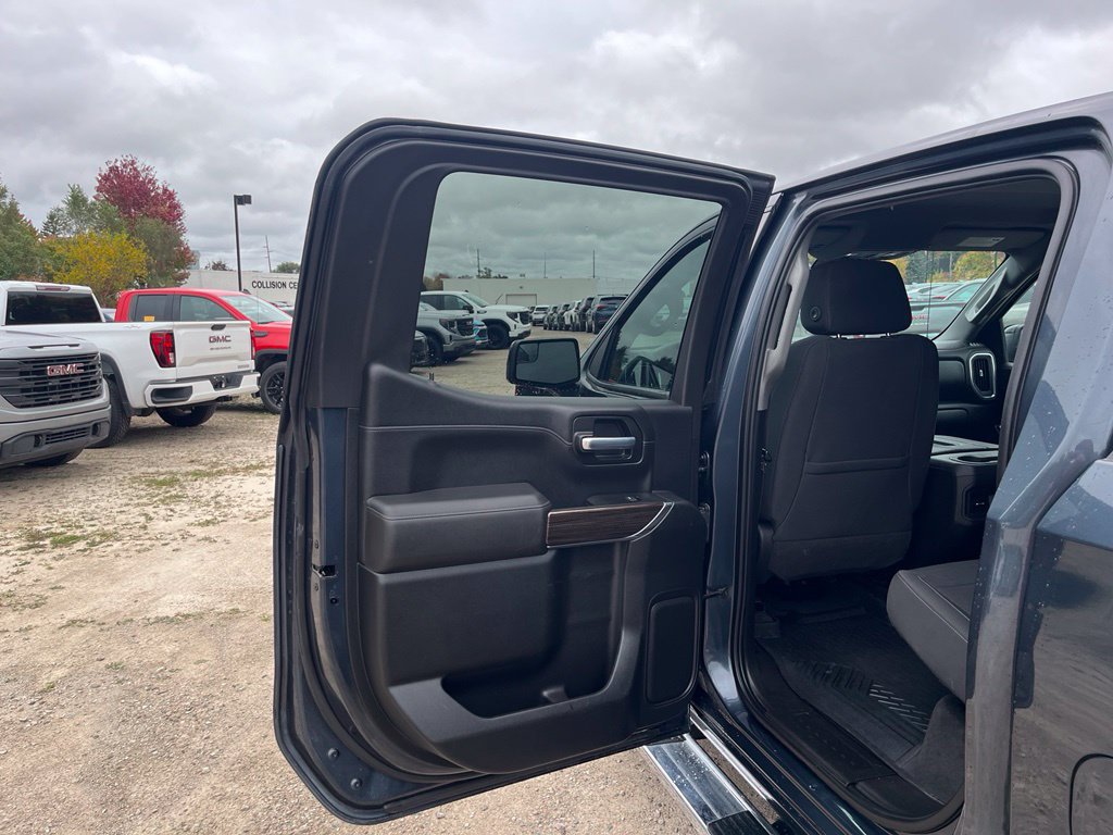 Used 2021 Chevrolet Silverado 1500 RST w/ Convenience Package II AWD/4WD image 23