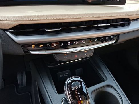 Certified 2025 Cadillac XT4 Premium Luxury FWD image 12