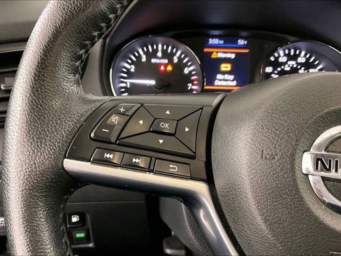 Used 2020 Nissan Rogue SL w/ Premium Package image 11