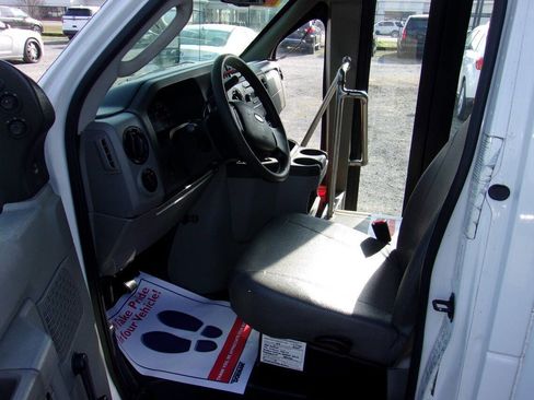 Used 2016 Ford E-450 and Econoline 450 Super Duty w/ Shuttle Bus Prep Package image 10